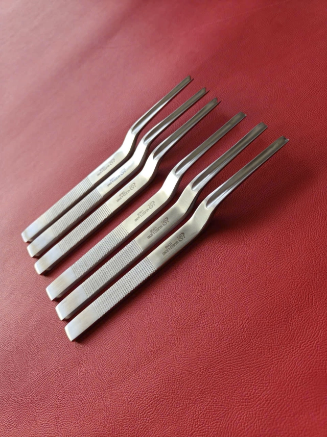Kẹp nặn tuyến Meibomian 11.2cm, ĐẦU VUÔNG d6mm r3mm