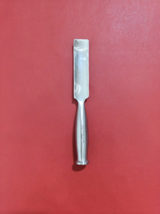 kẹp mạch máu bulldog cong 4.5cmx3mm (4.5cm D1.3cm R3mm)