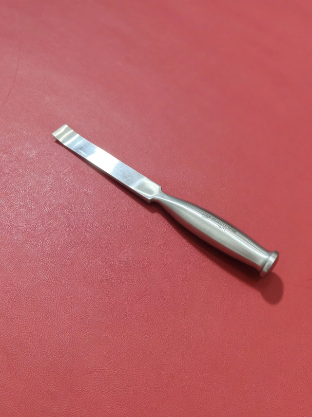kẹp mạch máu bulldog 12.5cmx3.5mm thẳng (12.5cm D6.5cm R3.5mm)