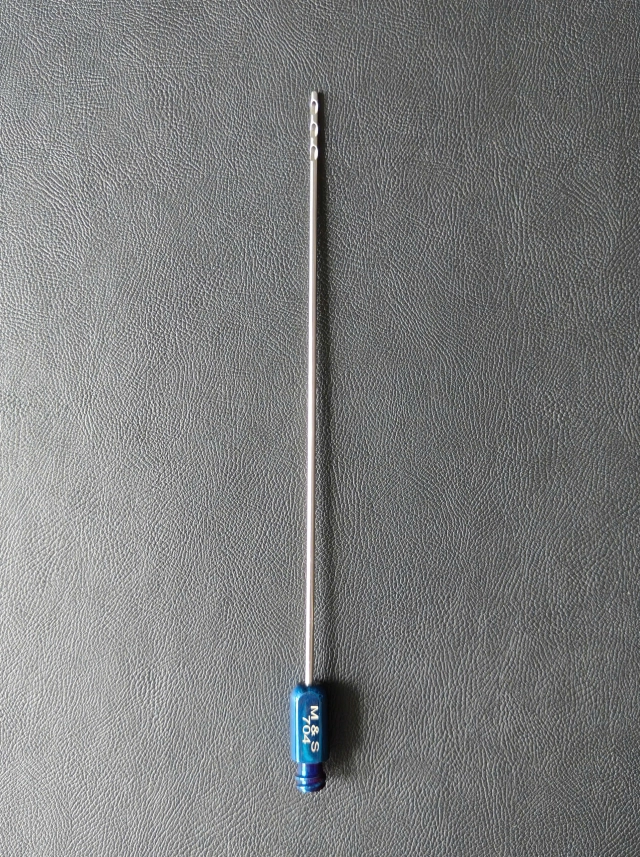 Que hút mỡ, kim hút  3 lỗ 2mmx15cm D4 R2